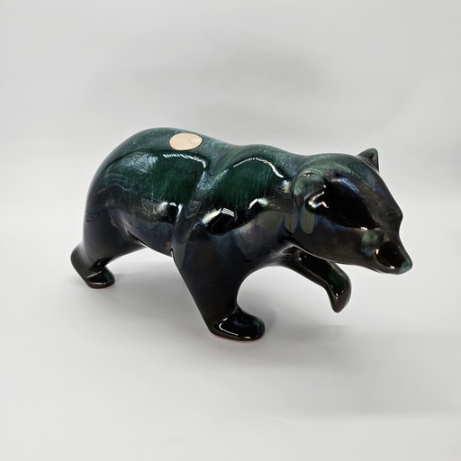 Scultura di un orso che cammina, Blue Mountain Pottery, ceramica smaltata verde e nera, anni '70, Canada, orso polare BMP