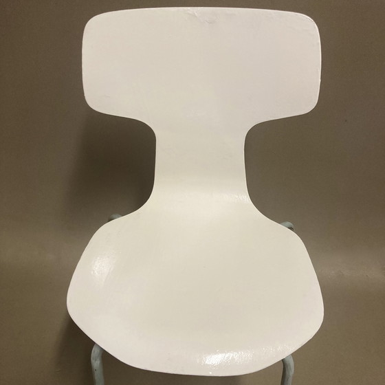 Image 1 of Chaise Modèle 3123 Enfant Arne Jacobsen