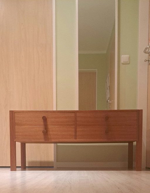 Tocador/aparador de teca Kassel Kjersgaard original, modelo nº 489, fabricado por O.D. Møbler, Dinamarca, alrededor de 1960