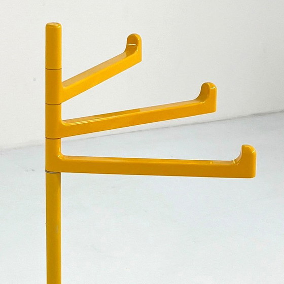 Image 1 of Porte-serviettes sur pied jaune par Makio Hasuike pour Gedy, 1970