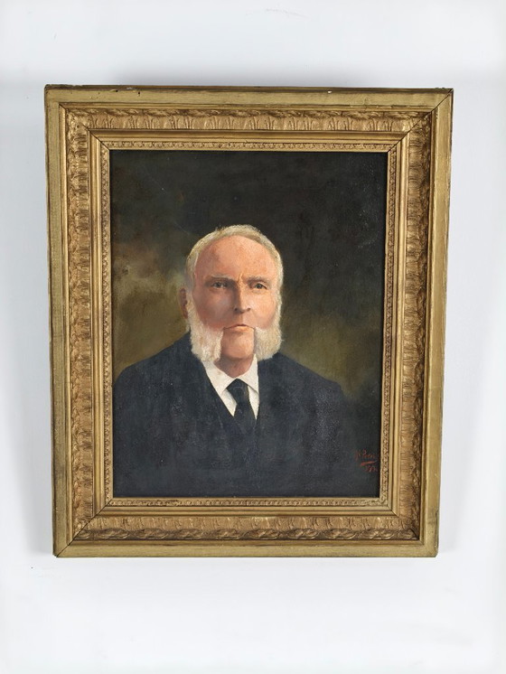 Image 1 of Hermoso retrato de un caballero por K. Perkis, 1938