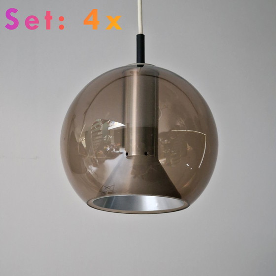Image 1 of Set of 4 Pendant Lamps - Raak Amsterdam - Design Frank Ligtelijn - 1970s - Smoked glass