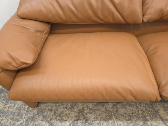 Image 1 of Canapé Cassina Maralunga avec pouf, canapé en cuir, pouf en cuir, cognac