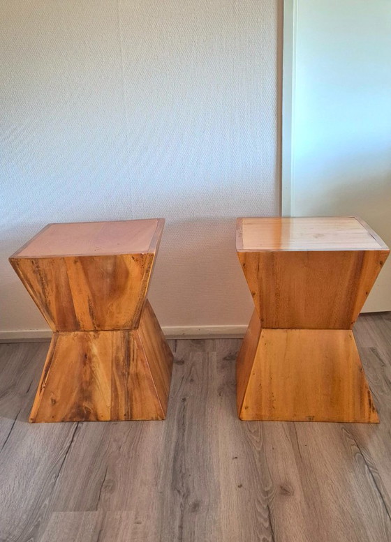 Image 1 of Tables pyramidales vintage en bois massif