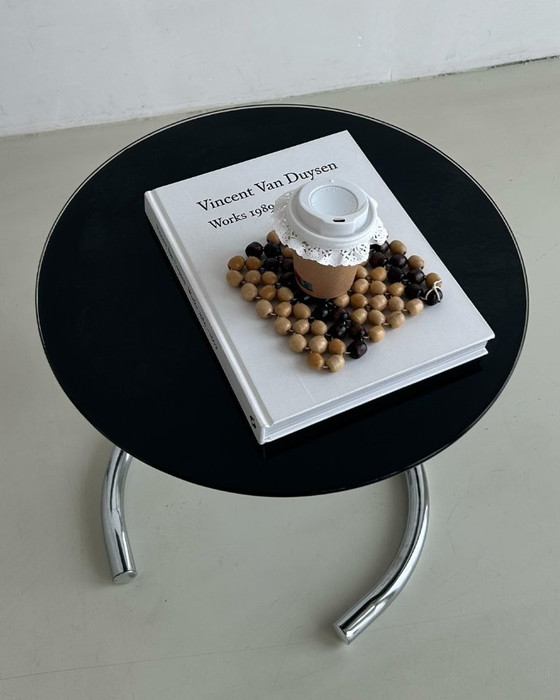 Image 1 of Tavolino minimalista in cromo e vetro