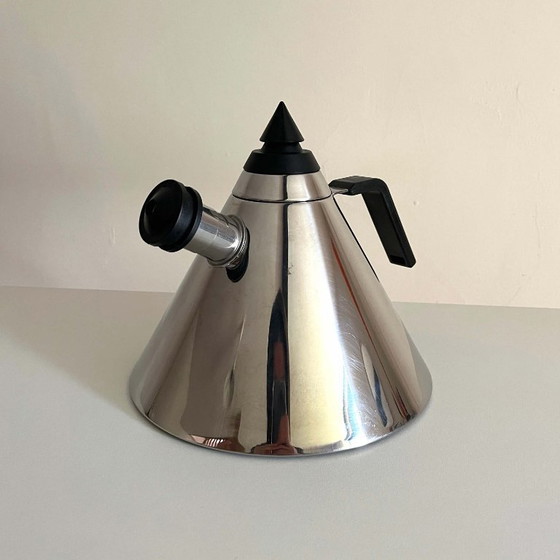 Image 1 of Vev Vigano Robinson Design 1990 Bollitore a fischio piramidale