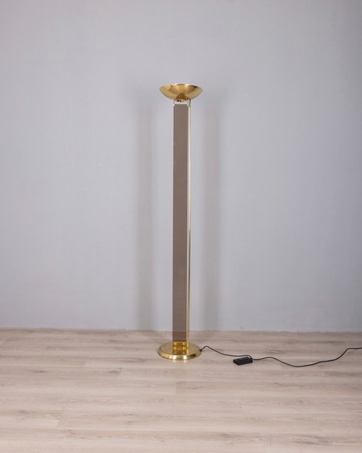 Lampada da terra vintage anni '80 in ottone placcato oro e vetro, disegnata da Relux Milano.