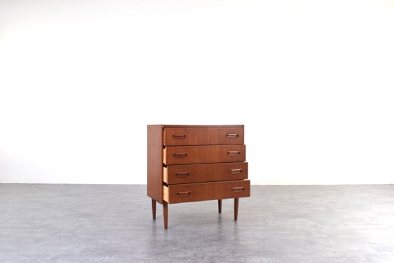 Cómoda danesa de teca de mediados de siglo, década de 1960. – Wood (photo 4 of 15)