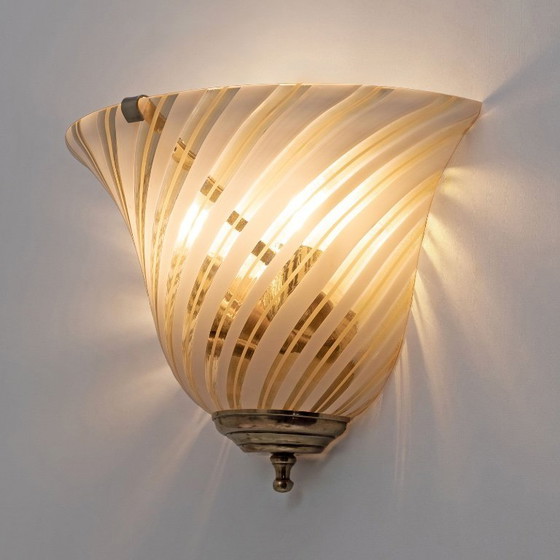 Image 1 of Een paar wandlampen van Muranoglas en messing, in de stijl van Barovier & Toso, jaren 60.