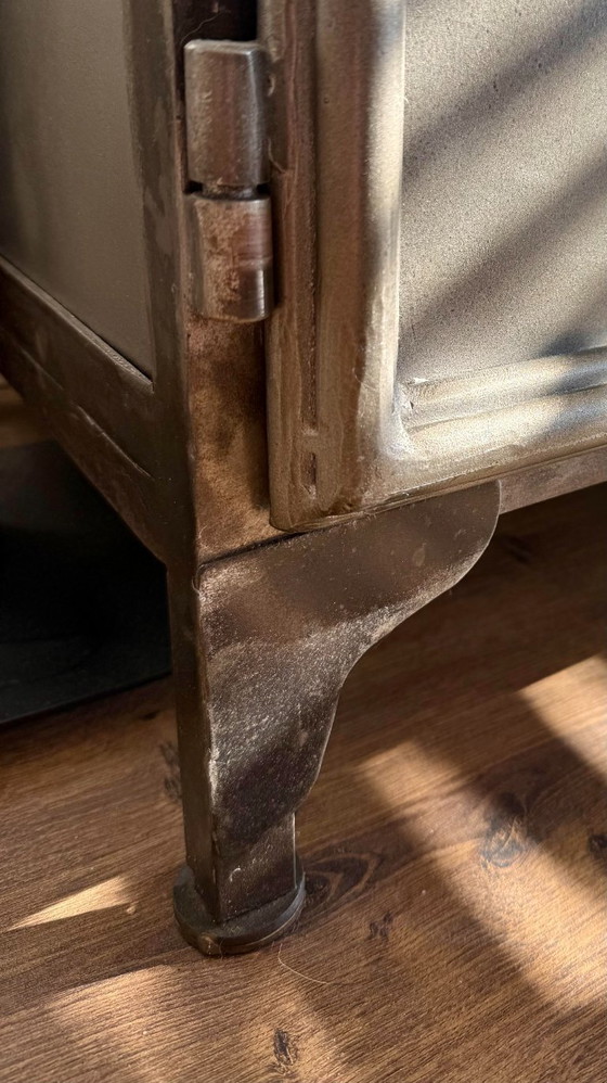 Image 1 of Mobile TV e credenza industriale Ruff