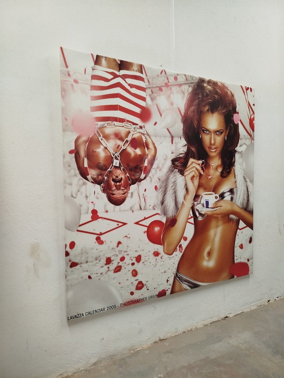 Exklusiver XXL-Werbekalender auf Leinwand: Erwin Olaf – Lavazza Kalender „Drück dich aus“, 20. Ausgabe 2012 (photo 3 of 16)