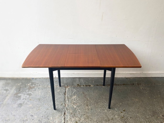 Image 1 of Table de salle à manger à rallonge Mid Century des années 1960 par White & Newton