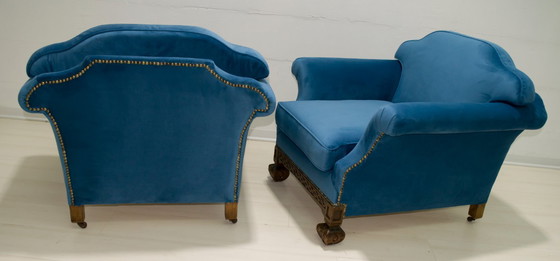 Image 1 of Paar 19e-eeuwse Neo Renaissance Eiken en Blauw Fluwelen Italiaanse Fauteuils