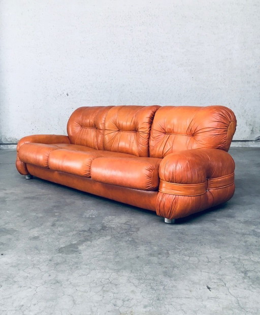 Dreisitzer-Ledersofa im italienischen Midcentury-Modern-Design der 1970er Jahre von Adriano Piazzesi
