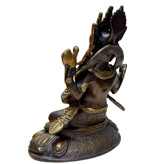 Estatua de Ganesha de Bronce con Base de Loto – Estilo Nepalí – Bronce Pesado con Acentos Dorados – 20.6 cm (photo 6 of 9)