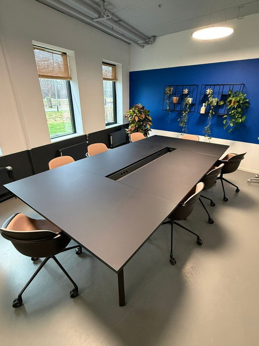 Tavolo da conferenza L320cm x P160cm x H74cm