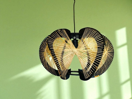 Grote hanglamp van zwart hout