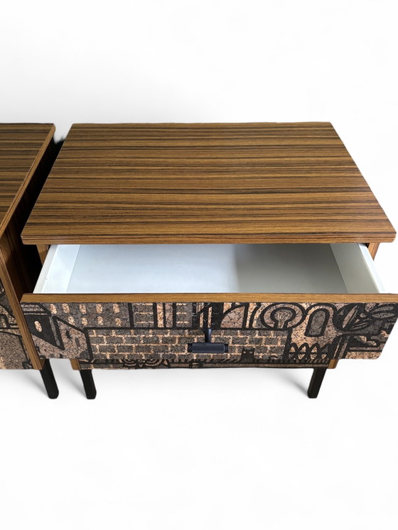 Image 1 of Tables de chevet vintage recouvertes d'un imprimé liège « Hit the North » | The Vintage Vibe