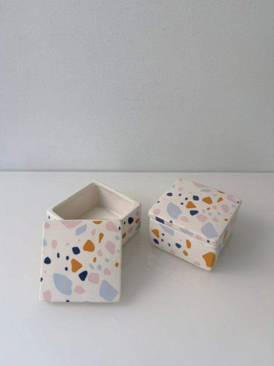 Set di 2 scatole in ceramica con design terrazzo – Ciotole (photo 2 of 9)