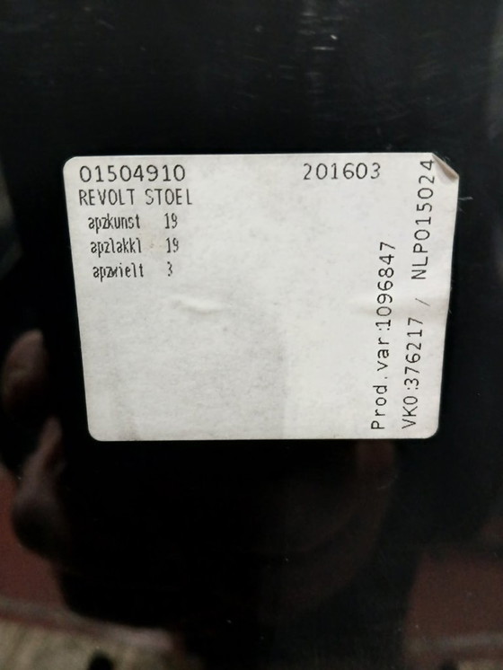 Image 1 of 1x sedia Ahrend Revolt di Friso Kramer, nera