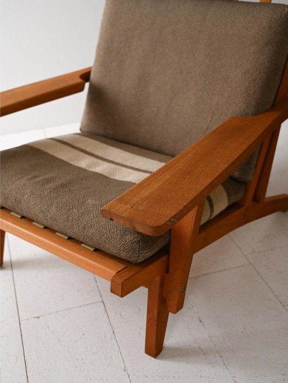 Image 1 of Hans Wegner GE 375 Fauteuil met Voetenbankje