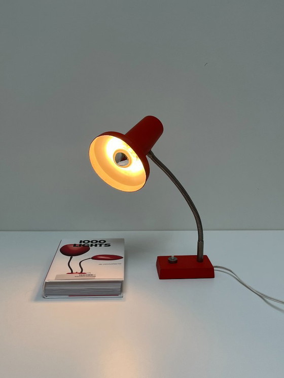 Image 1 of Space Age Tischleuchte in Rot mit flexiblem Metallarm