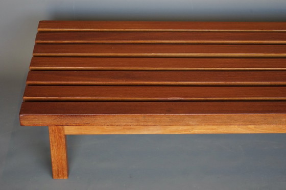 Image 1 of Grote teakhouten lage bank of salontafel uit het midden van de vorige eeuw, jaren 60.