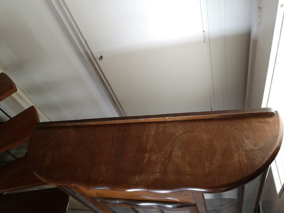 Image 1 of Engelse vitrinekast Art Deco jaren 40/50 bowfront