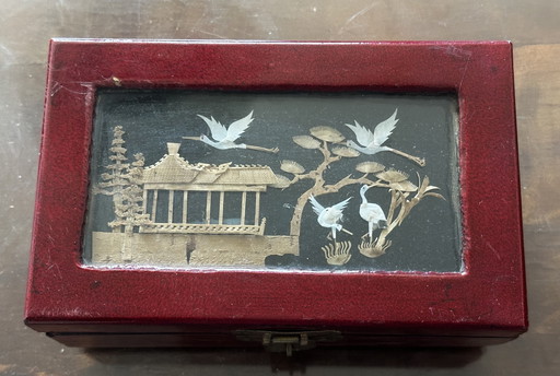 Boîte Chinoise en Bois Laqué - Décoré en Liège fin Sculpté L 17/ P 10/H 7 cm