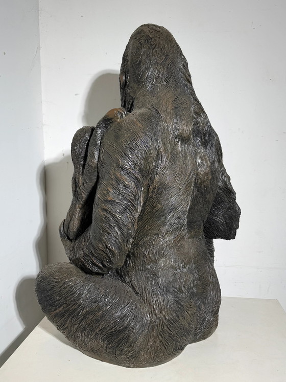 Escultura de gorila con cría – Estatua decorativa de animal de gran tamaño – 120 × 90 cm (photo 9 of 10)
