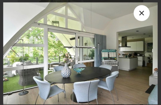 Image 1 of Leolux Oval Dining Table 160 x 110