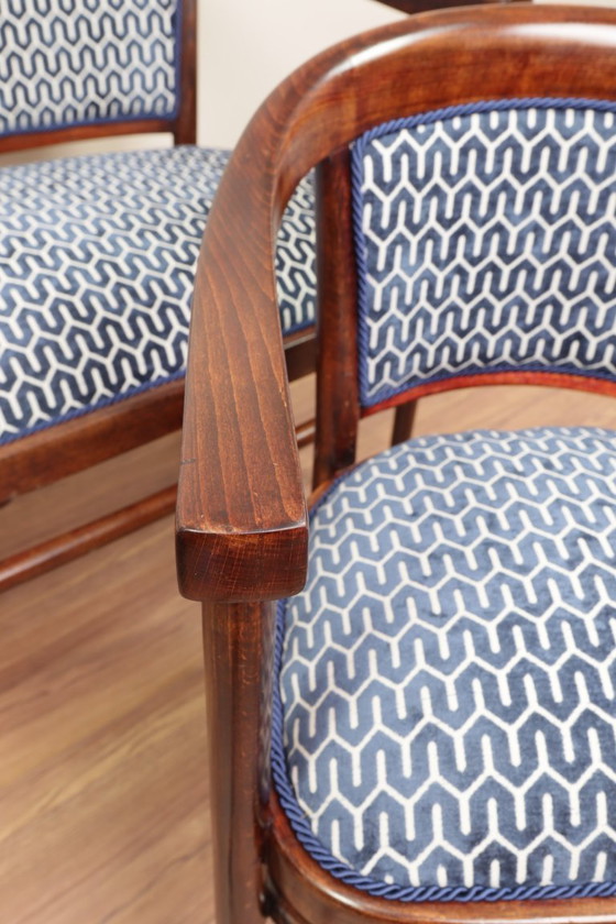 Image 1 of Art-Deco-Set aus Thonet-Sofa und Sesseln, blauer geometrischer Jacquard