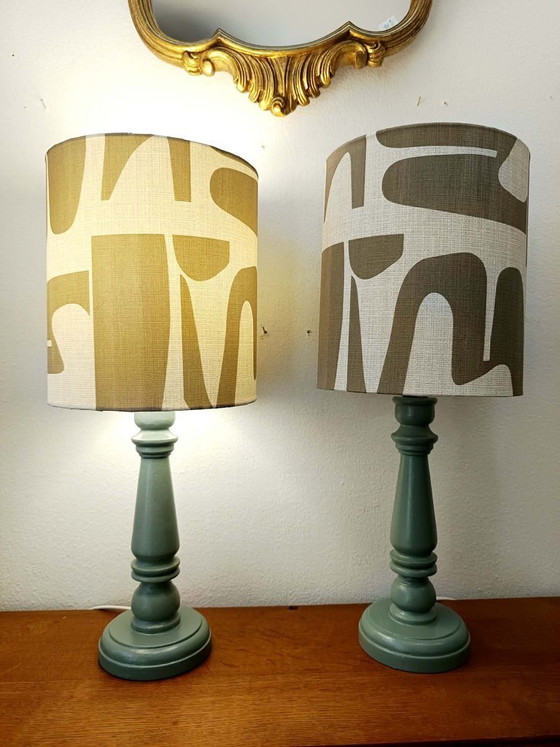 Image 1 of 2 op maat gemaakte houten lampen met modernistische lampenkappen