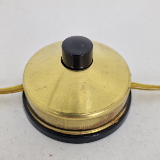 Image 1 of Lampadaire trépied en verre opalin et laiton, Italie, années 1950