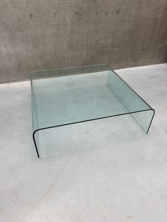 Image 1 of Table basse XXL vintage en verre « cascade » 120 x 120