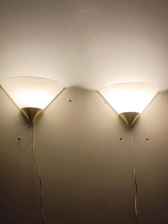 Image 1 of Een paar grote wandlampen model 3671 van Glashütte Limburg, jaren 70.