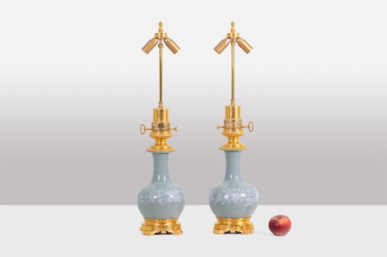 Image 1 of Coppia di lampade in porcellana celadon e bronzo dorato. Circa 1880.