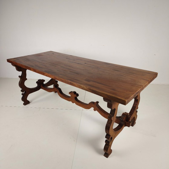 Image 1 of Tavolo da pranzo spagnolo in legno massello – XX secolo
