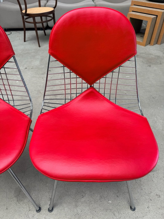 Vitra Wire Chair DKR/Bikini chair, Charles & Ray Eames (stock: 2), Dining chairs, Chrome, Leather, Red (photo 5 of 11)