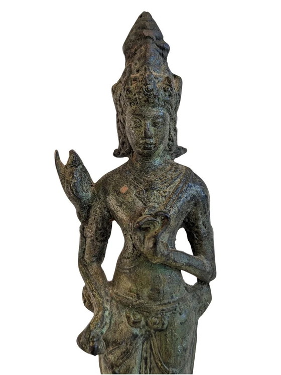 Estatua de bronce de Avalokiteshvara sobre loto – Esculturas, Bronze (photo 7 of 10)