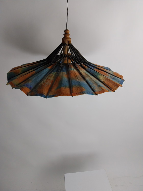 Image 1 of 1 x oosterse parasol hanglamp met bloemmotief en zilveren garnalen 1960's