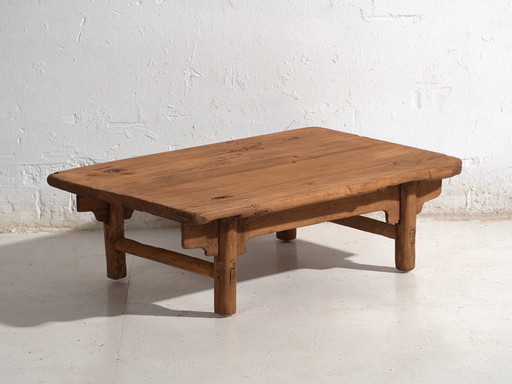 Antieke lage tafel van grenenhout – China, circa 1930