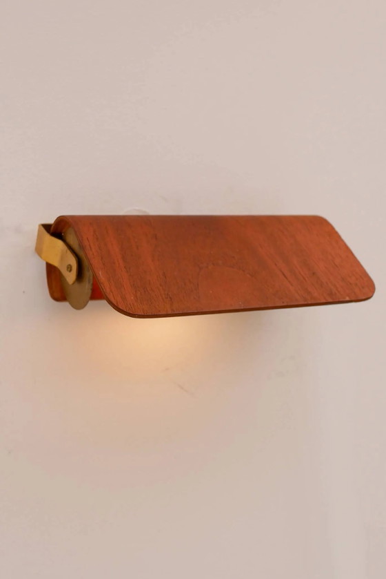 Applique vintage in teak. Design scandinavo classico di metà secolo. – Metal, Brass, Scandinavian (photo 8 of 14)
