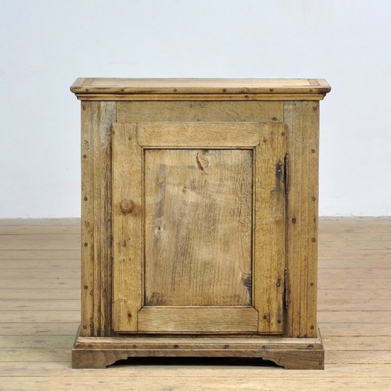 Image 1 of Petit meuble en chêne, vers 1820