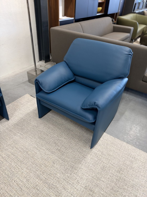 Leolux Bora Beta armchair blue leather, Modern (photo 7 of 7)