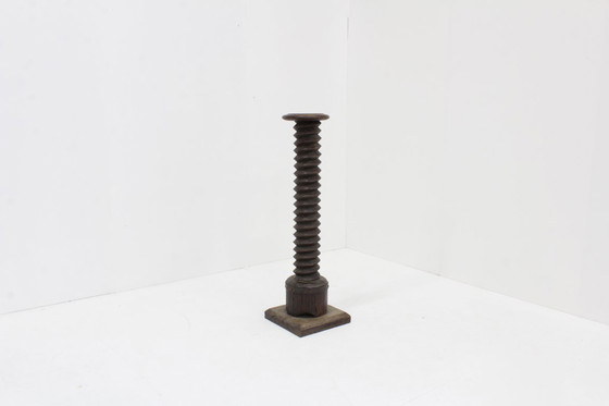 Image 1 of Pilastro porta-piante francese d'epoca a forma di vite