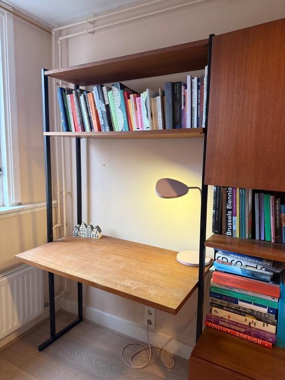 Image 1 of Bureau des années 70 avec étagères et placard intégrés