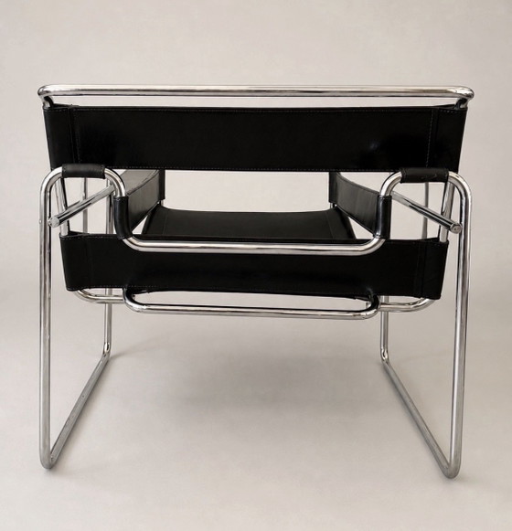 Image 1 of Fauteuil Wassily vintage en cuir noir – Fasem, Italie
