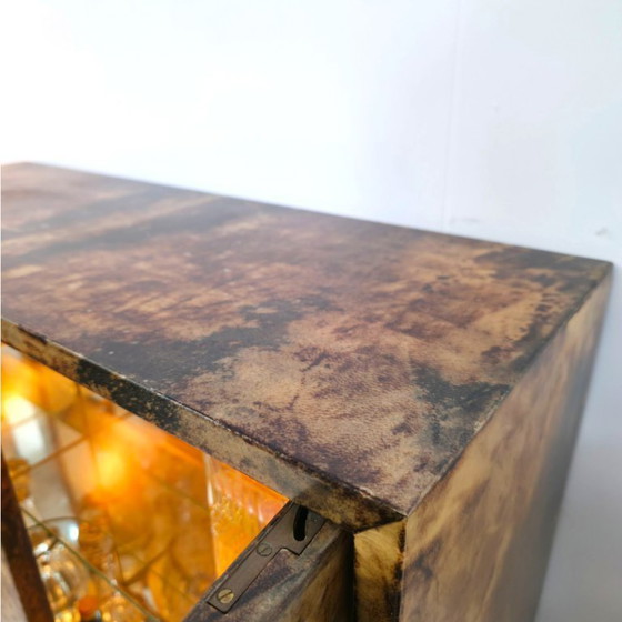 Image 1 of Wunderschöner Ado Tura Getränkeschrank aus der Mitte der 1960er Jahre. Hervorragend gestaltetes Ziegenpergament.