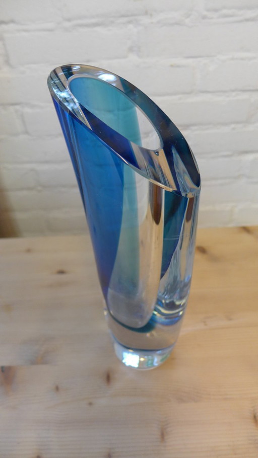 Kosta Boda vaas, blauw glas